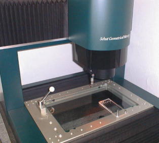 Video- und Taktil-Messmaschine